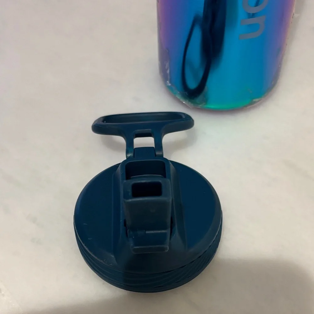 Lululemon Back to Life Iridescent 24oz Water Bottle